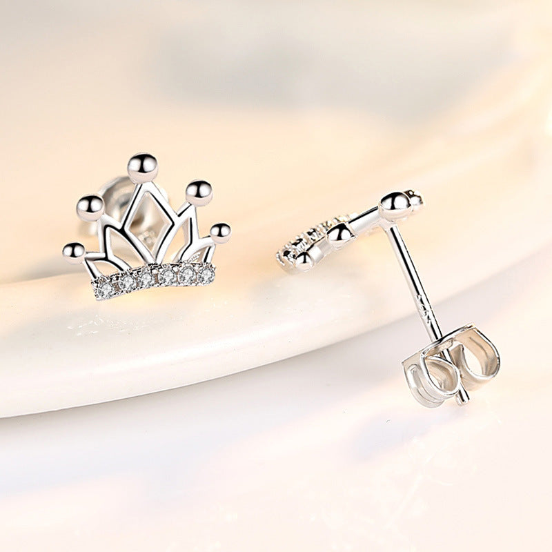 Women's Graceful And Fashionable Crown Bead Ear Studs