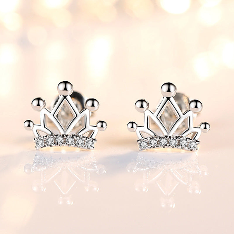 Women's Graceful And Fashionable Crown Bead Ear Studs